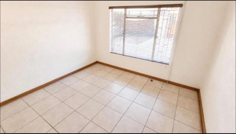 2 Bedroom Property for Sale in Rustenburg Central North West
